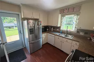 9850 Standing Wood Ct, Charlotte, NC 28227 - Photo 9