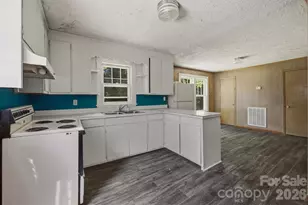 2155 Pa Jolly Ln, Granite Falls, NC 28630 - Photo 17