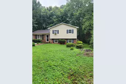 3745 Windhaven Drive NW, Conover, NC 28613 - Photo 3