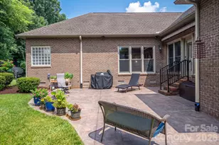725 Hanna Woods Dr, Cramerton, NC 28032 - Photo 41