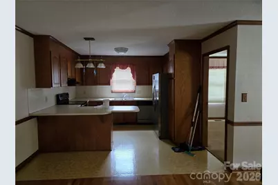 1671 Kensington Circle, Newton, NC 28658 - Photo 3