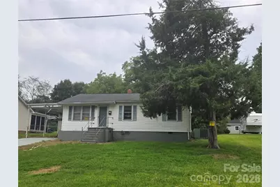 122 E Iowa Avenue E, Bessemer City, NC 28016 - Photo 1