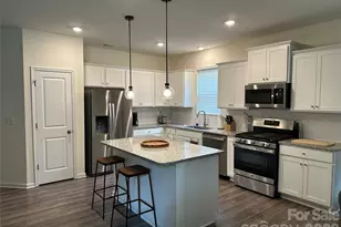 7148 Wheyfield Dr, Charlotte, NC 28215 - Photo 3