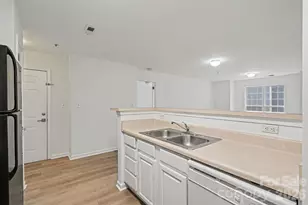 9849 Campus Walk Ln, Charlotte, NC 28262 - Photo 5