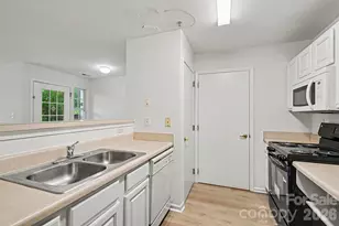 9849 Campus Walk Ln, Charlotte, NC 28262 - Photo 15