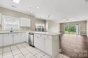 9041 Meadow Vista Rd, Charlotte, NC 28213 - Photo 11