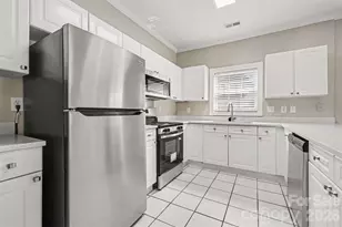 9041 Meadow Vista Rd, Charlotte, NC 28213 - Photo 9