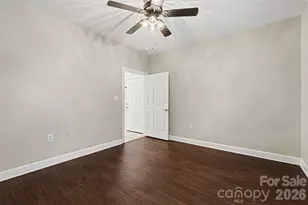 9041 Meadow Vista Rd, Charlotte, NC 28213 - Photo 15