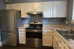 3001 Heathstead Place, Charlotte, NC 28210 - Photo 3