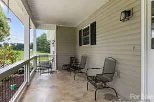 11 Cathy Ct, Hendersonville, NC 28792 - Photo 5