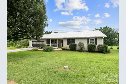 11 Cathy Court, Hendersonville, NC 28792 - Photo 3