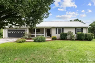 11 Cathy Ct, Hendersonville, NC 28792 - Photo 1