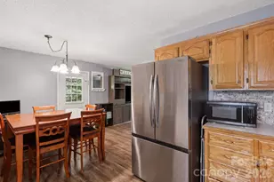 106 N Arlington Ave, Jonesville, NC 28642 - Photo 11