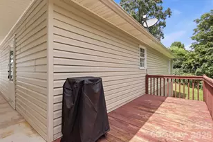106 N Arlington Ave, Jonesville, NC 28642 - Photo 5