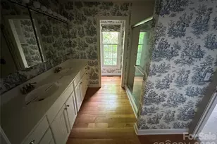 880 W Rochester Dr, Cashiers, NC 28717 - Photo 15
