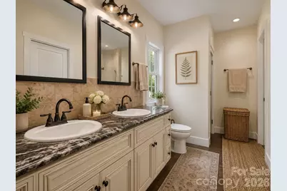 725 W Pine Street, Hendersonville, NC 28739 - Photo 17