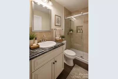 725 W Pine Street, Hendersonville, NC 28739 - Photo 23