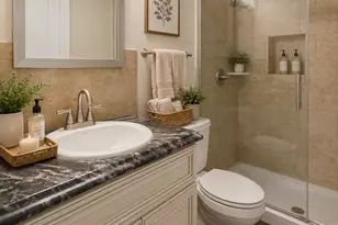 725 W Pine St, Hendersonville, NC 28739 - Photo 23