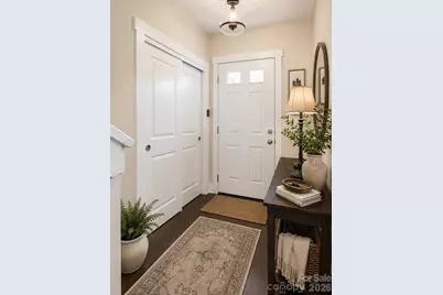 725 W Pine Street, Hendersonville, NC 28739 - Photo 7
