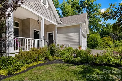 725 W Pine Street, Hendersonville, NC 28739 - Photo 3