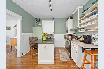 490 Cranberry Street, Newland, NC 28657 - Photo 15
