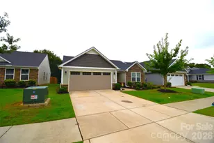 4104 Mackinnon Dr, Charlotte, NC 28214 - Photo 3
