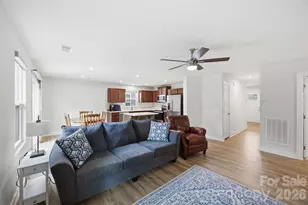4104 Mackinnon Dr, Charlotte, NC 28214 - Photo 13
