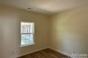 7045 Somerset Springs Dr, Charlotte, NC 28262 - Photo 5