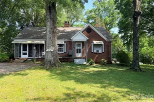 737 W C St, Newton, NC 28658 - Photo 1