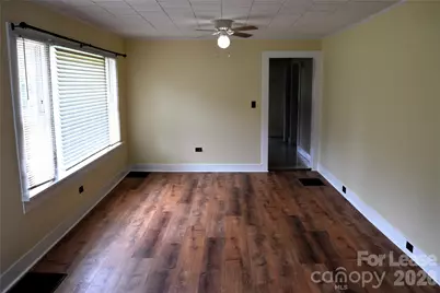 2736 Peachtree Road, Statesville, NC 28625 - Photo 3
