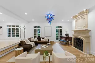 4231 Fox Brook Ln, Charlotte, NC 28211 - Photo 7