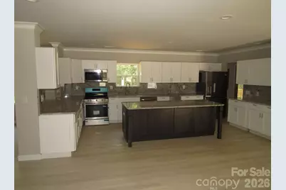 92 Saint Charles Court, Hickory, NC 28601 - Photo 7