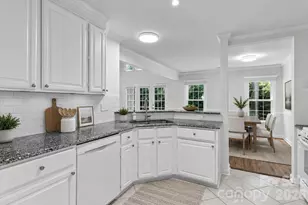4818 Whistling Oak Ct, Charlotte, NC 28269 - Photo 13