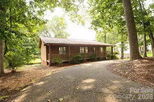 5516 Brookwood Ln, Hickory, NC 28602 - Photo 1