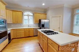 1105 Randolph Oaks Ct, Charlotte, NC 28211 - Photo 9