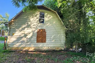 906 Trogdon St, North Wilkesboro, NC 28659 - Photo 23