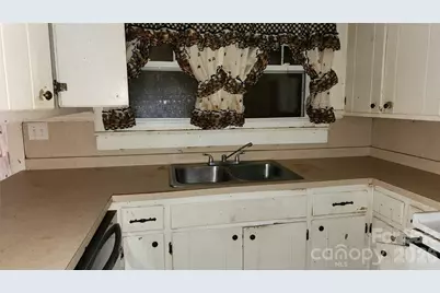 906 Trogdon Street, North Wilkesboro, NC 28659 - Photo 5