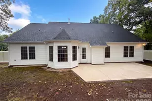 2037 Olde Towne Dr, Monroe, NC 28110 - Photo 5