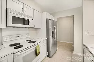 11009 Carmel Crossing Rd, Charlotte, NC 28226 - Photo 9