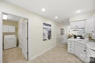 7424 Hurstbourne Green Dr, Charlotte, NC 28277 - Photo 9