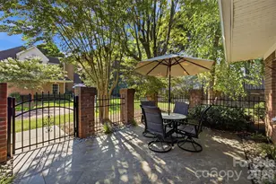 7424 Hurstbourne Green Dr, Charlotte, NC 28277 - Photo 3