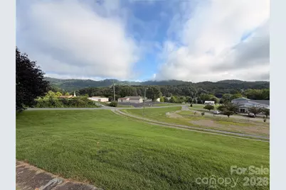 175 Hampshire Drive, Waynesville, NC 28786 - Photo 3