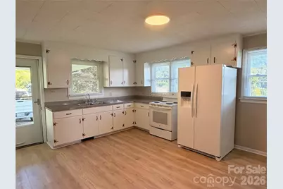 175 Hampshire Drive, Waynesville, NC 28786 - Photo 9
