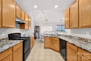 9907 Portaferry Dr, Charlotte, NC 28213 - Photo 17