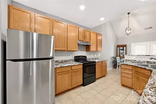 9907 Portaferry Dr, Charlotte, NC 28213 - Photo 11