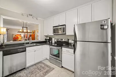 8205 Tradd Court, Charlotte, NC 28210 - Photo 9