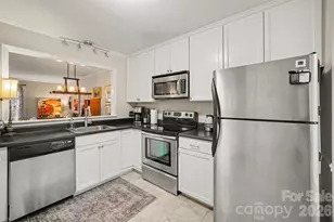 8205 Tradd Ct, Charlotte, NC 28210 - Photo 9