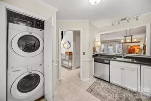 8205 Tradd Ct, Charlotte, NC 28210 - Photo 11