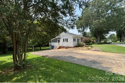 1404 23rd Avenue NE, Hickory, NC 28601 - Photo 5
