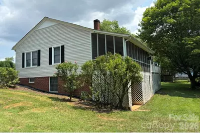 1404 23rd Avenue NE, Hickory, NC 28601 - Photo 9